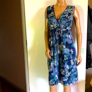 Eddie Bauer blue floral lined dress. Drawstring waist. Size 6. New with tags.